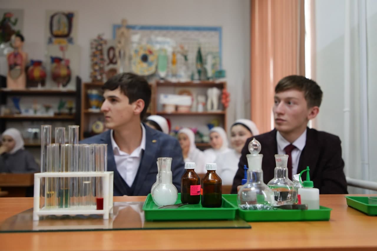 ЧГПУ начал реализацию совместного с АНО «Ресурсный центр развития компетенций» проекта    	
        

					
					ЗАДАТЬ ВОПРОС ПРИЕМНОЙ КОМИССИИ					
				

					
					Кафедра философии, политологии и социологии					
				

					
					Физико-математический факультет