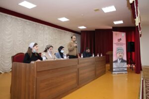 Сотрудники Координационного центра ЧГПУ встретились со студентами двух колледжей