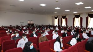 Сотрудники Координационного центра ЧГПУ встретились со студентами двух колледжей