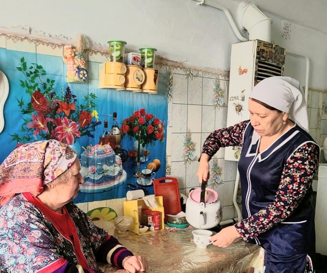 Применяя бригадную форму обслуживая.