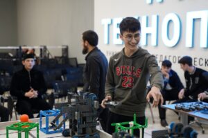 В Технопарке ЧГПУ успешно прошли соревнования по робототехнике