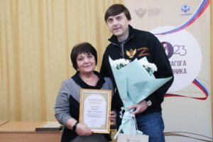 В Год педагога и наставника Министр просвещения России вручил учителям ЛНР ведомственные награды