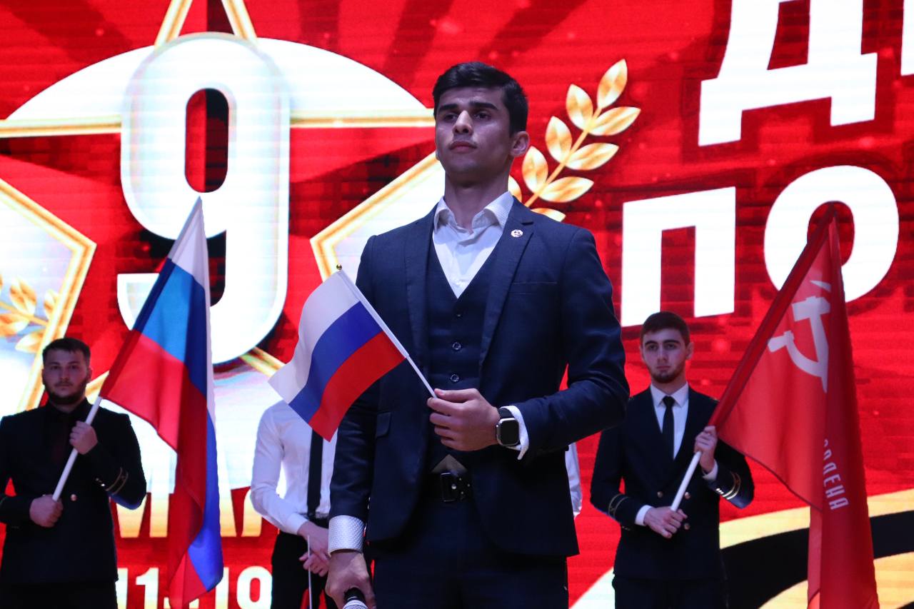 «День Победы»: в ГГНТУ прошла патриотическая акция «Песни Великой Победы»