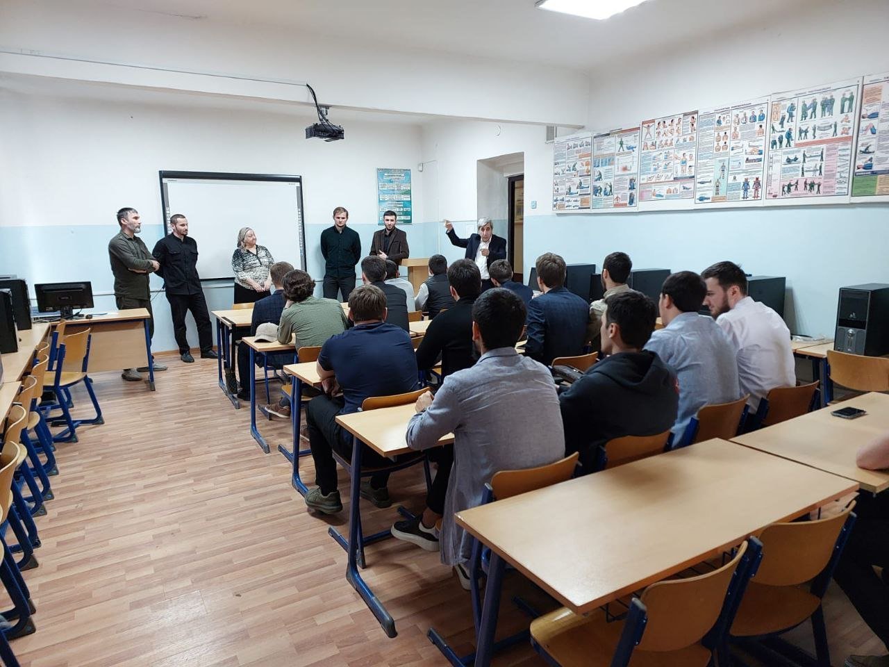 Участники студенческих отрядов ЧР приступили к обучению по рабочим профессиям РСО