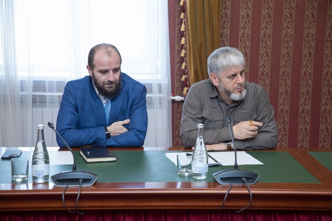Министр Усман Баширов провёл рабочее совещание с заместителями, помощниками, директорами департаментов и начальниками отделов