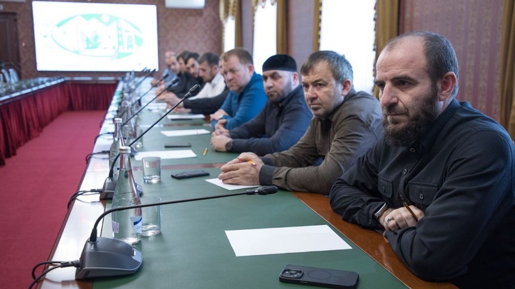 В Минтруда ЧР состоялась встреча министра Усмана Баширова с членами семей бойцов, погибших в ходе проведения СВО на Украине и в Донбассе.