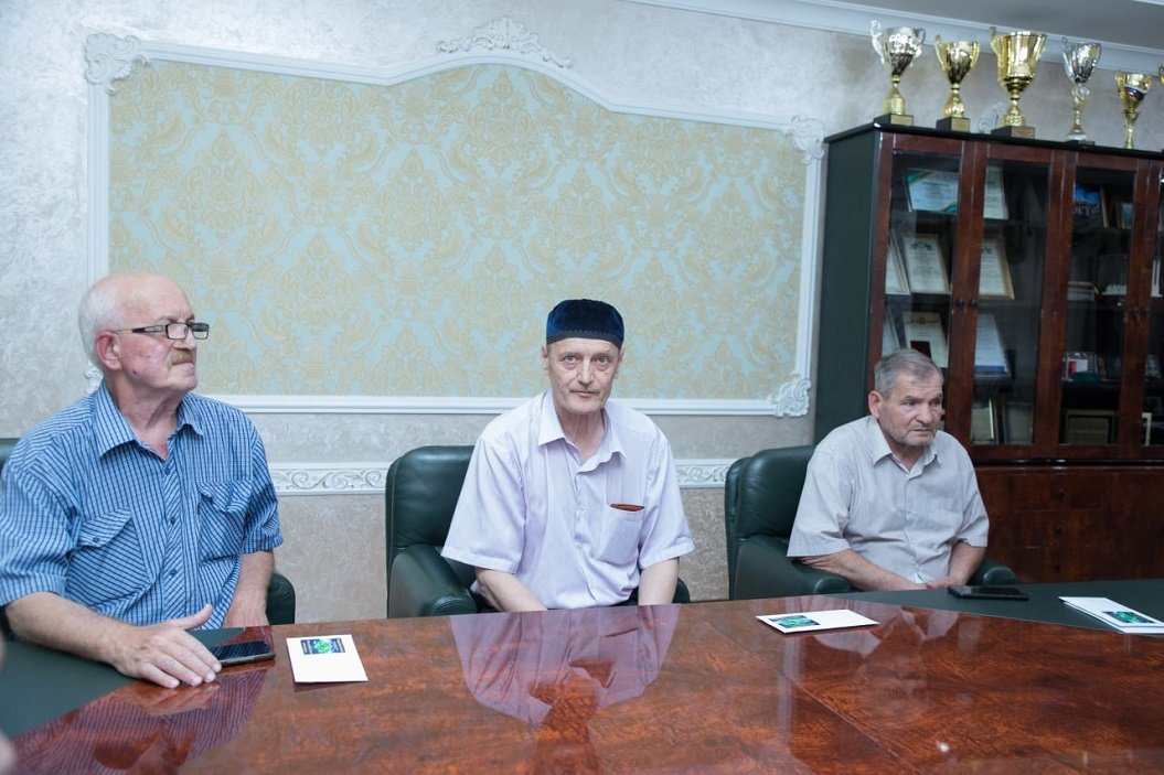 Министр Усман Баширов провел встречу с членами РО Всероссийского общества глухих.