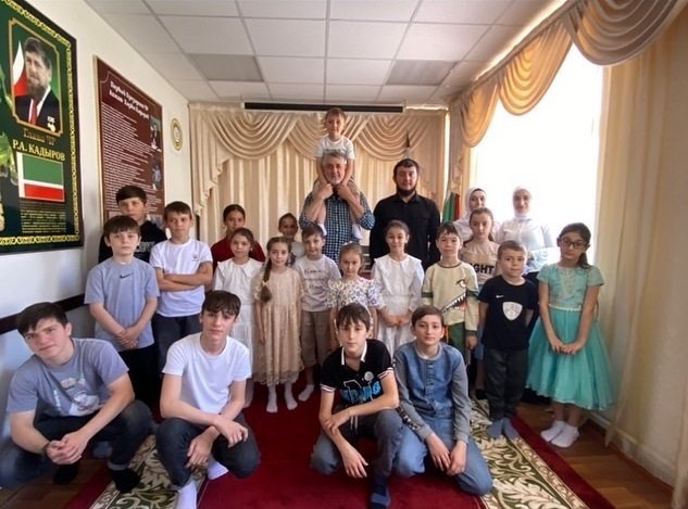 Во исполнения Межведомственного плана проведения месячника антинаркотической направленности в Шатойском С-РЦН провели конкурс рисунка