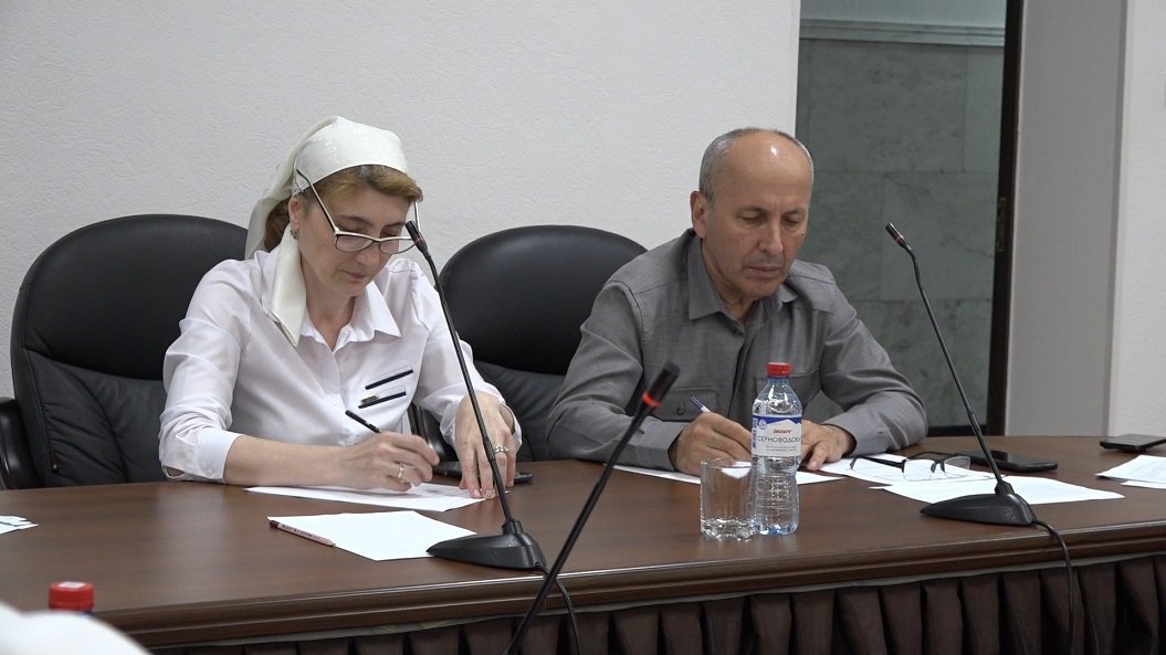 В конференц-зале Минтруда ЧР прошло совещание с ответственными лицами министерств и ведомств республики, задействованных в организации II этапа Всероссийской ярмарки трудоустройства «Работа России. Время возможностей».