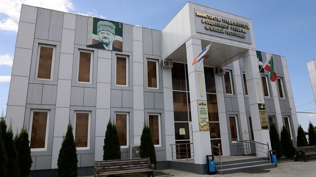 Министр Усман Баширов в городе Шали проинспектировал подведомственные учреждения министерства