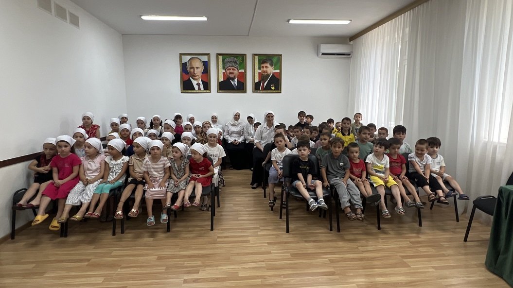 В рамках пропаганды экологической культуры в Гудермесском ЦСПСиД, прошёл кукольный спектакль «Ц1а-ц1елиг»