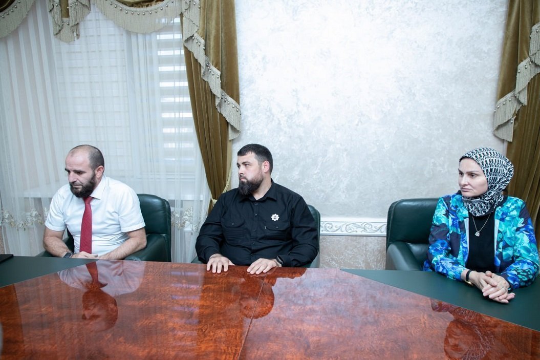 Министр Усман Баширов провел рабочее совещание о ходе летней детской оздоровительной программе в ЧР