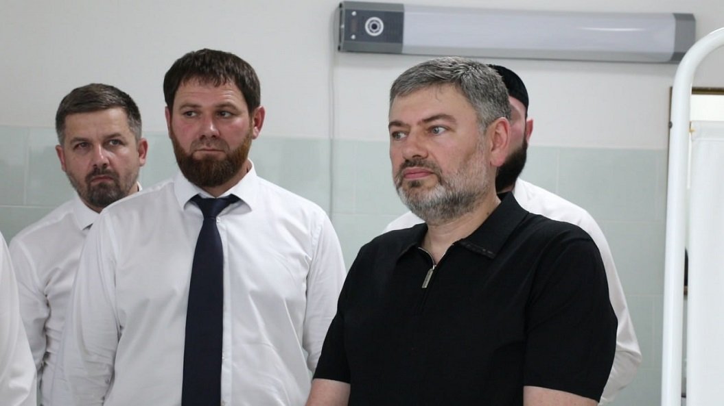 Заместитель министра труда и социальной защиты РФ Магомед Абдулхалимов, вместе с министром труда, занятости и социального развития ЧР Усманом Башировым совершили инспекционную поездку в Республиканский реабилитационный центр для детей и подростков с ограниченными возможностями» им. И.С. Тарамова