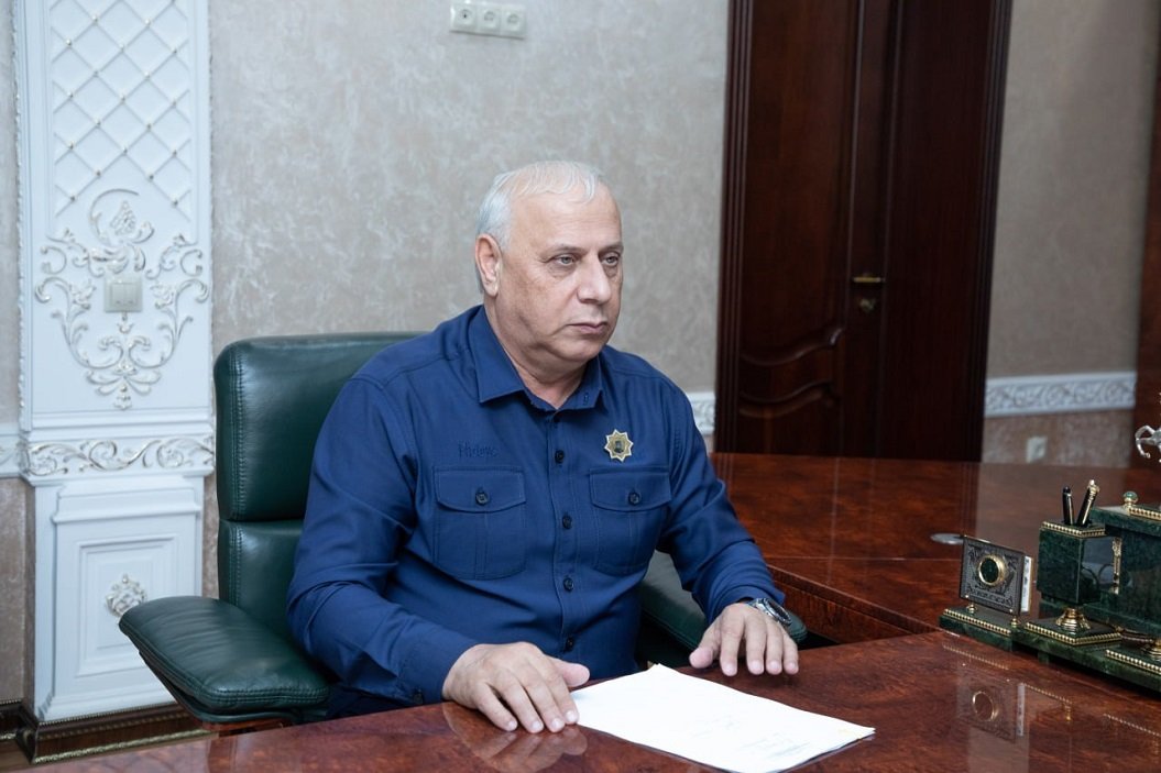 Министр Усман Баширов провёл встречу с руководителем филиала Госфонда “Защитники Отечества” в ЧР Алиханом Инаркаевым.