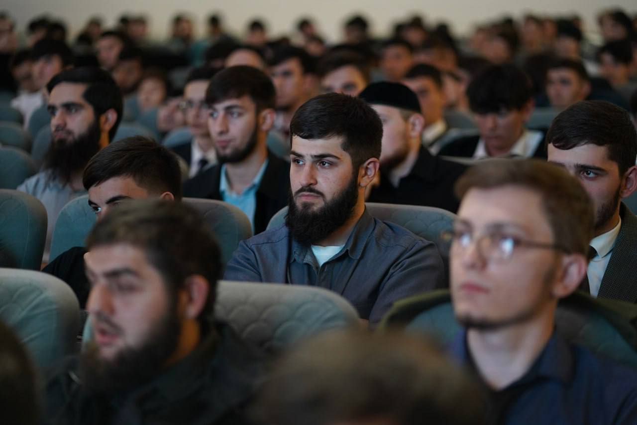 В ГГНТУ состоялась встреча Муфтия ЧР Салаха Межиева со студентами.