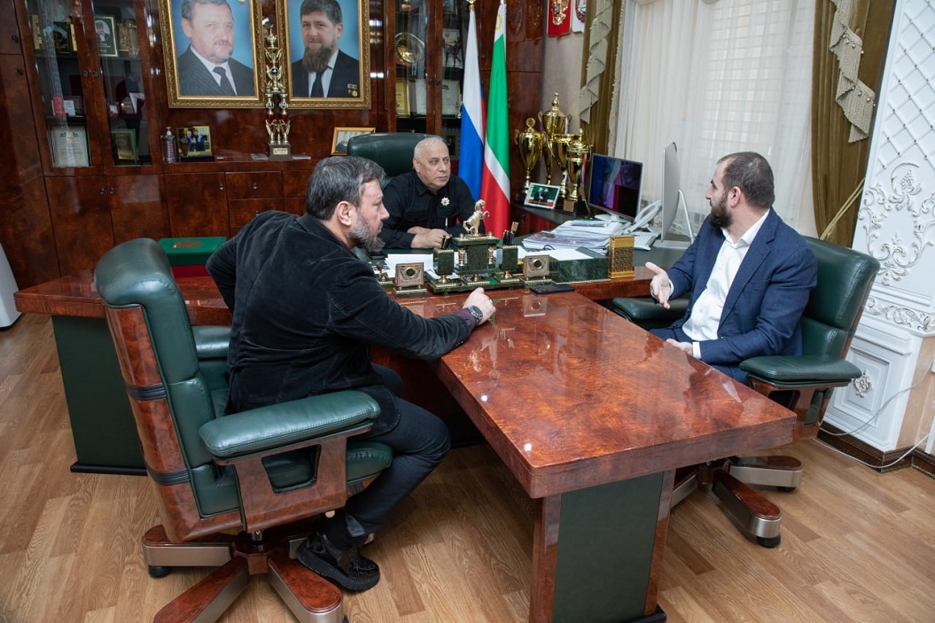 Министр Усман Баширов провел рабочее совещание с заместителями ведомства по вопросам субсидирования услуг ЖКХ