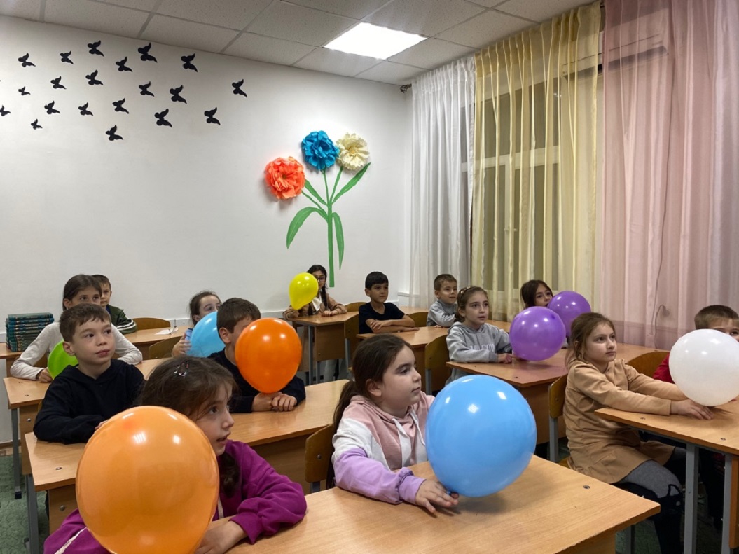 Социальные педагоги ГБУ “Шатойский С-РЦН” провели беседу приуроченную празднику – «Всемирный день ребёнка».