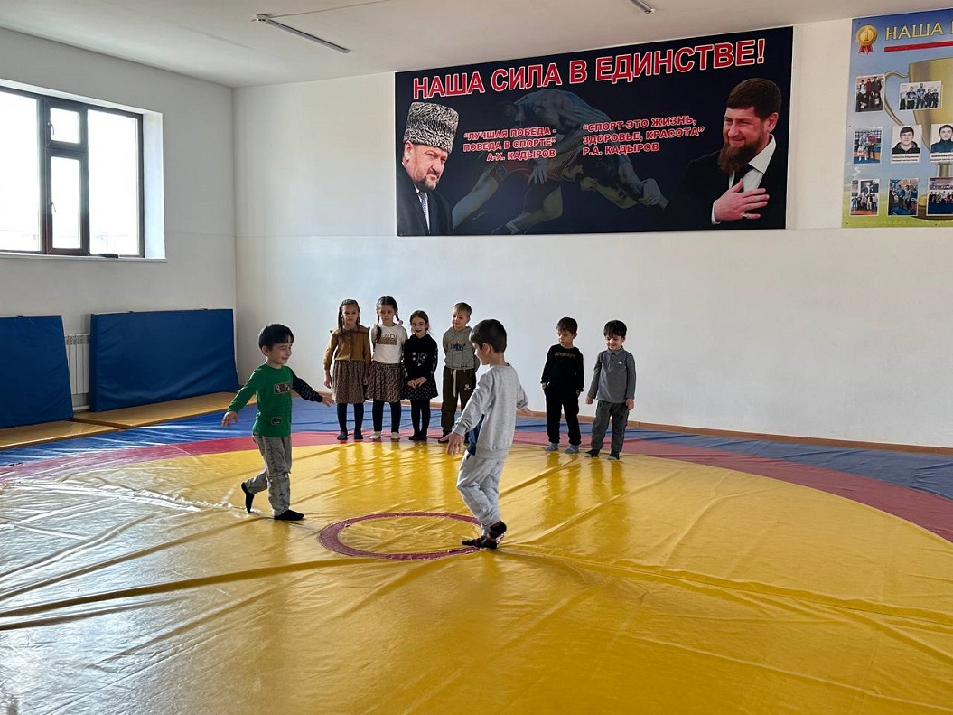 В ГБУ «Курчалоевский ЦСПСиД” продолжаются открытые занятия по физической культуре