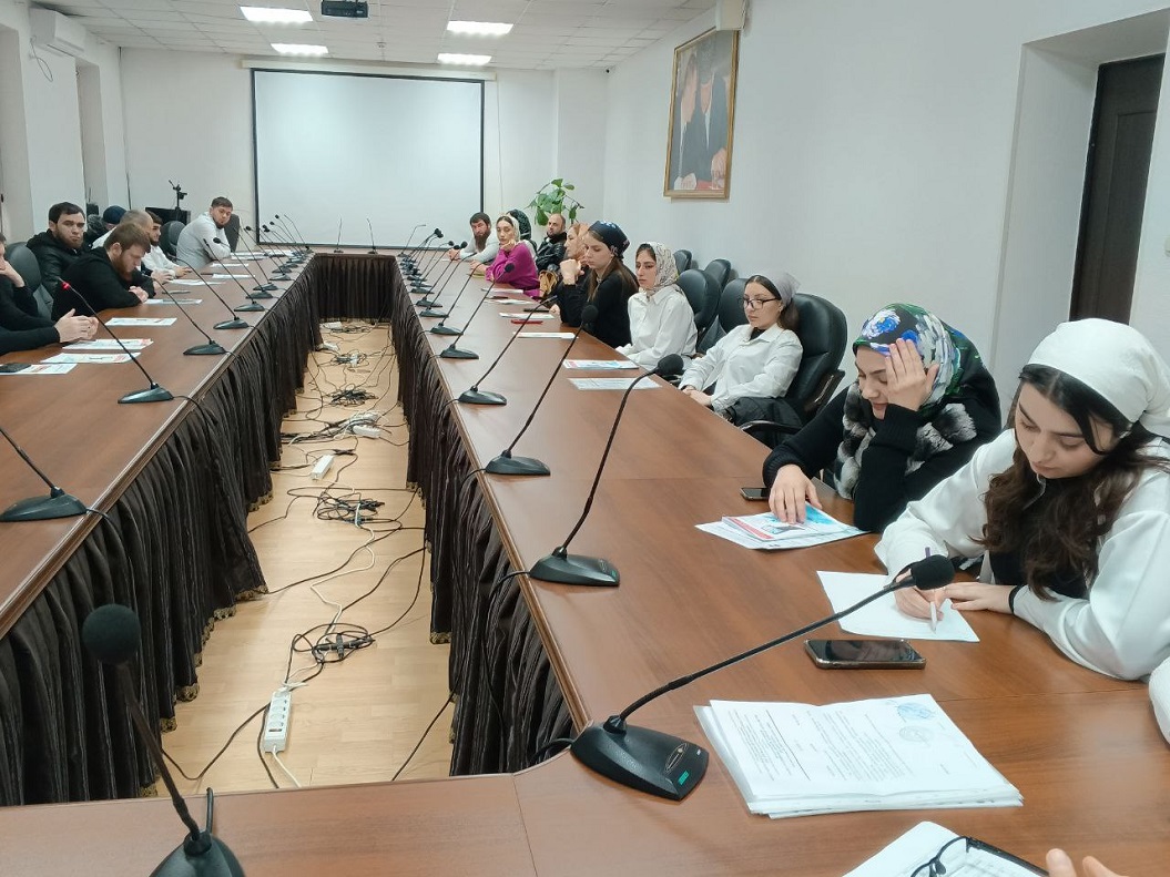 Совещание по вопросам исполнения требований методических рекомендаций по комплексному решению ситуации участников СВО и членов их семей, связанных с занятостью прошло в ДЗН Минтруда ЧР