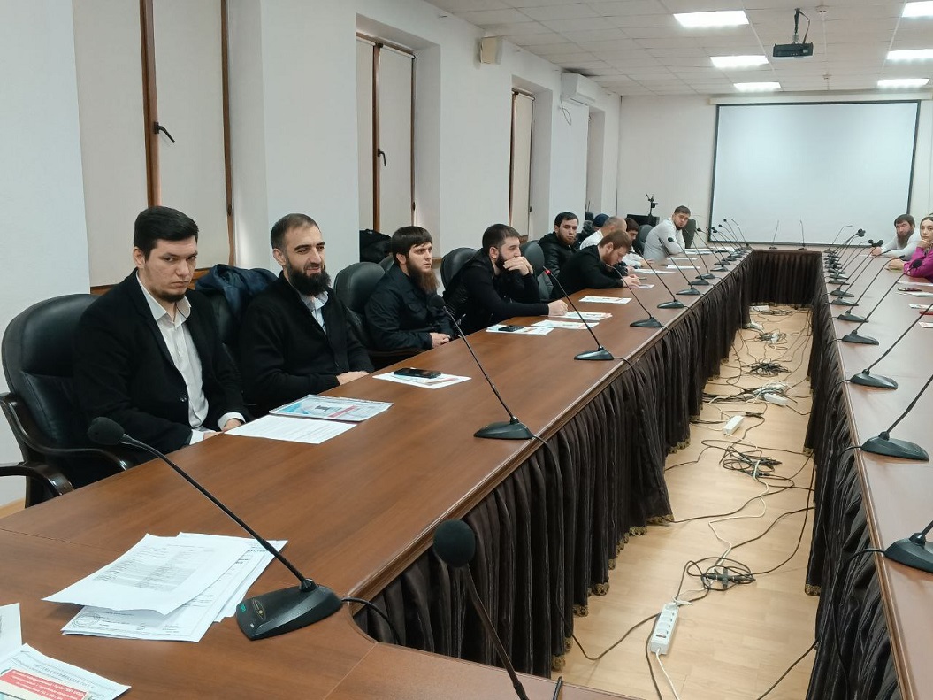 Совещание по вопросам исполнения требований методических рекомендаций по комплексному решению ситуации участников СВО и членов их семей, связанных с занятостью прошло в ДЗН Минтруда ЧР