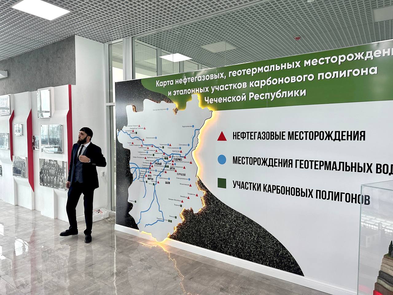 В рамках профориентационной работы Дом научной коллаборации им. В.О. Яндарова провел экскурсию для школьников в стенах ГГНТУ
