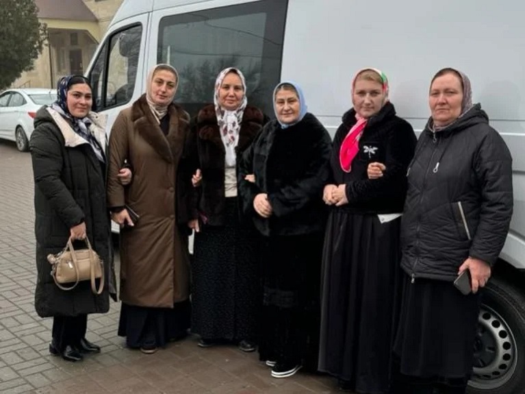 Сотрудники ГБУ “ЦСРОН” ст. Шелковской на постоянной основе принимают участие в акции по сбору донорской крови и ее компонентов.