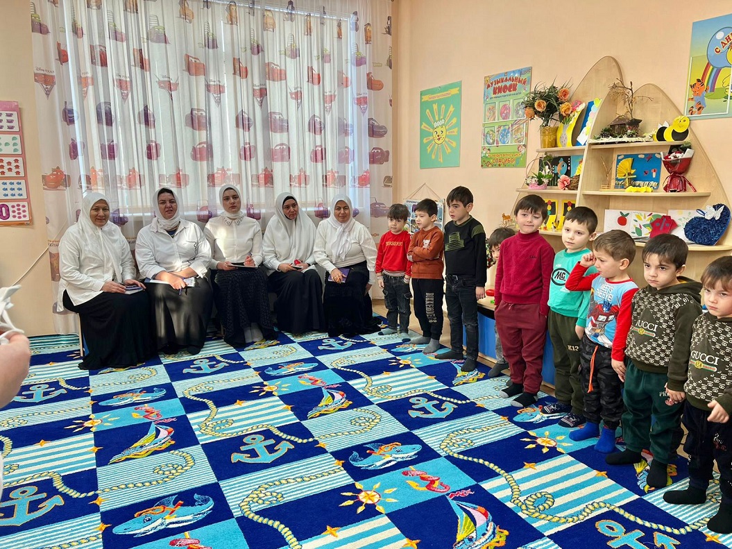 В Гудермесском ЦСПСиД проведено открытое занятие на тему «В стране геометрических фигур».