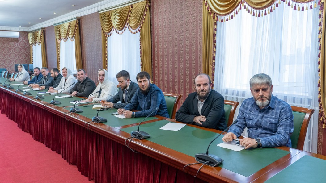 Министр Усман Баширов провел совещание с заместителями, помощниками, директорами департаментов и начальниками ОТиСР