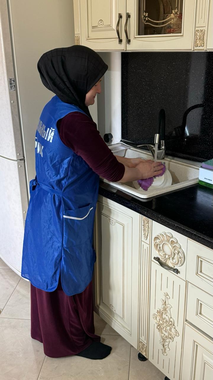 Согласно графику посещения получателей социальных услуг сотрудники ГБУ  «МКЦСОН» Шатойского, Шаройского и Итум-Калинского районов  посетили  получателя социальных услуг