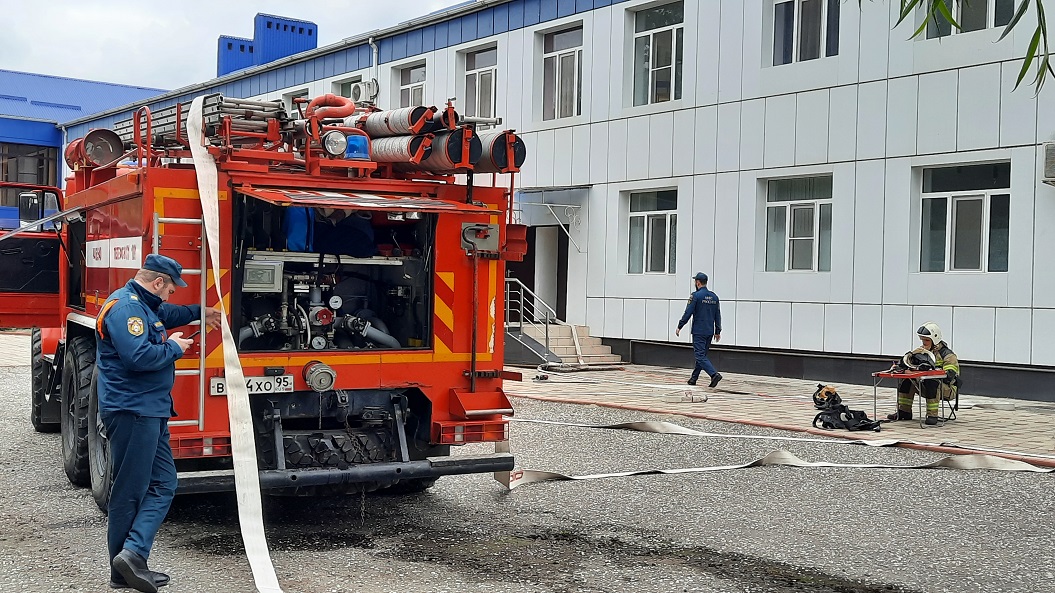 В ГБУ “ЦСРОН” ст.Шелковской прошла пожарная тренировка.