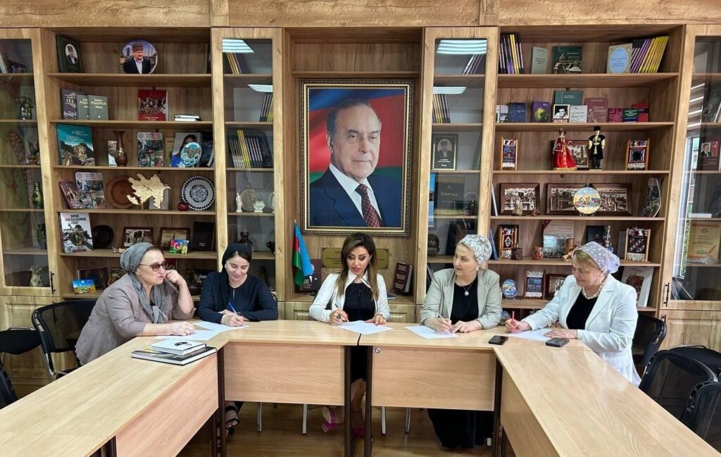 В ЧГПУ с визитом находится заведующая кафедрой педагогики Азербайджанского университета языков Нигяр Зейналова
