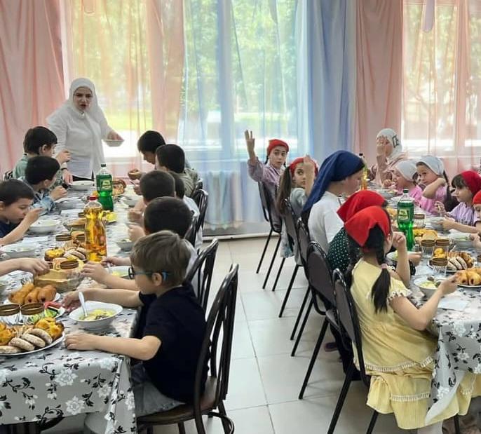 В ГБУ “Грозненский РЦН ” воспитанники отметили Международный день семьи