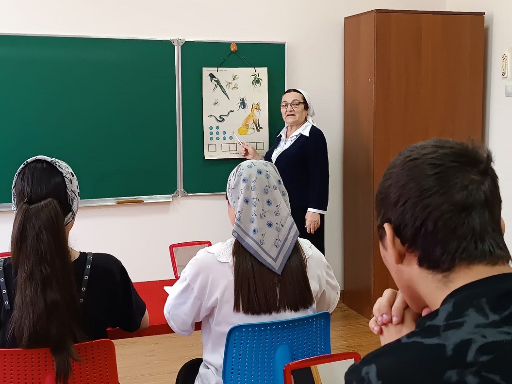 В ГБУ “Ахматовский  С-РЦН” уже несколько лет функционирует логопедическая помощь детям.