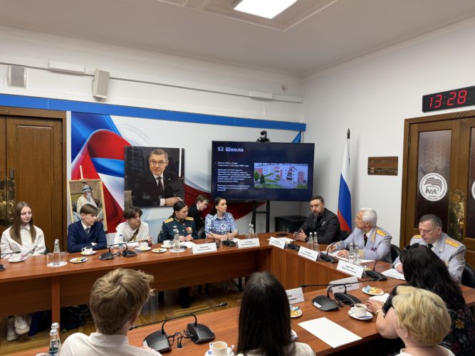 Встреча в Государственной Думе с учащимися школы № 52 г. Твери — Саралиев Ш. Ю.