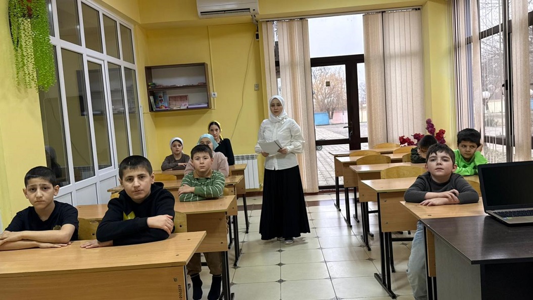 В ГБУ «ЦСРОН» г. Шелковская была проведена беседа по ЕК ДНВ на тему: «О жизни и деятельности Шейха Кунта-Хаджи Кишиева»