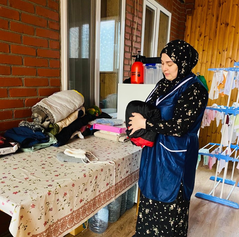 Специалисты ГБУ «КЦСОН» Байсангуровского района г. Грозного регулярно осуществляют выездные патронажные визиты к своим подопечным
