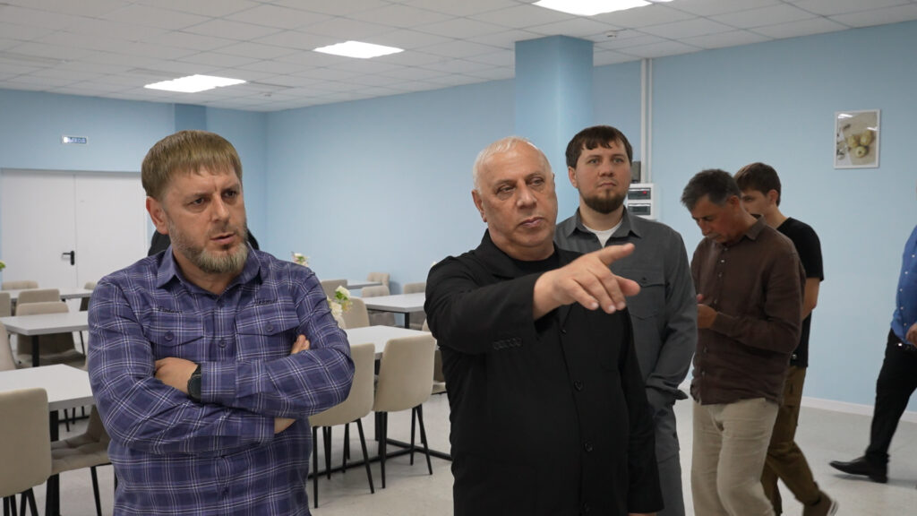 Заместитель Председателя Правительства ЧР — министр труда, занятости и социального развития ЧР Усман Баширов совершил рабочую поездку в «Пансионат для ветеранов войн и труда».