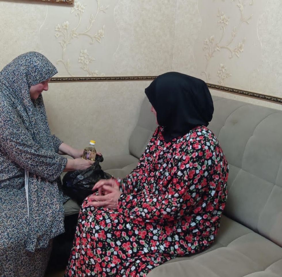 Соцработники ГБУ «КЦСОН» Байсангуровского района продолжают реализацию программ адресной помощи гражданам, оказавшимся в трудной жизненной ситуации